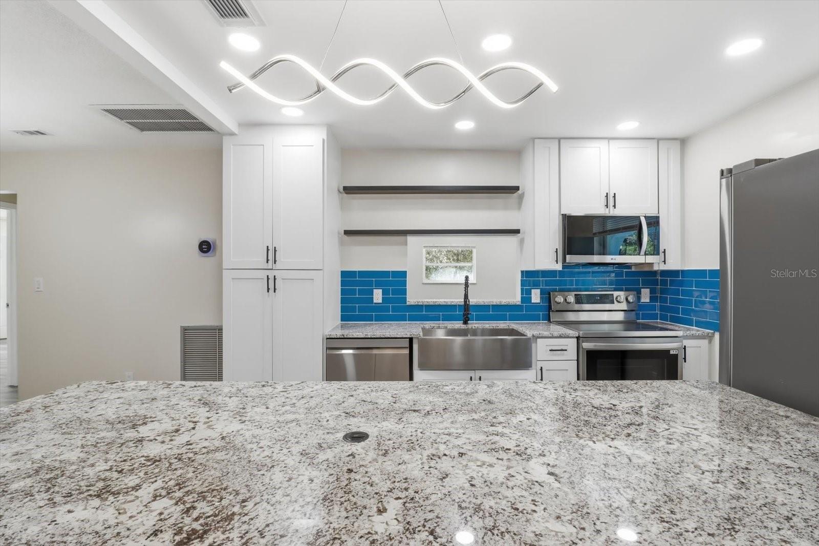 Image 5 of 46 For 700 Stratford Road