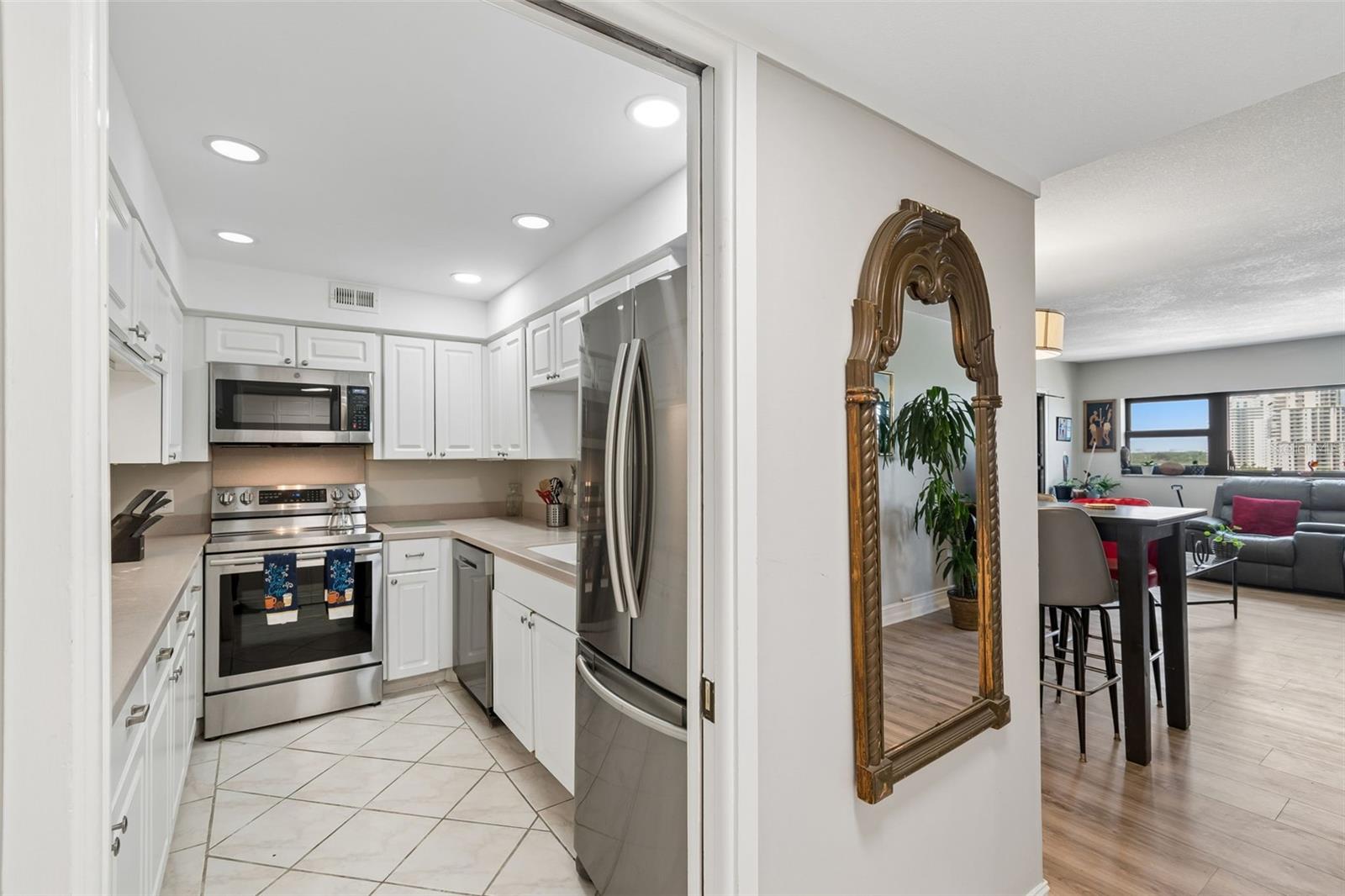 Image 14 of 60 For 4141 Bayshore Boulevard 1106