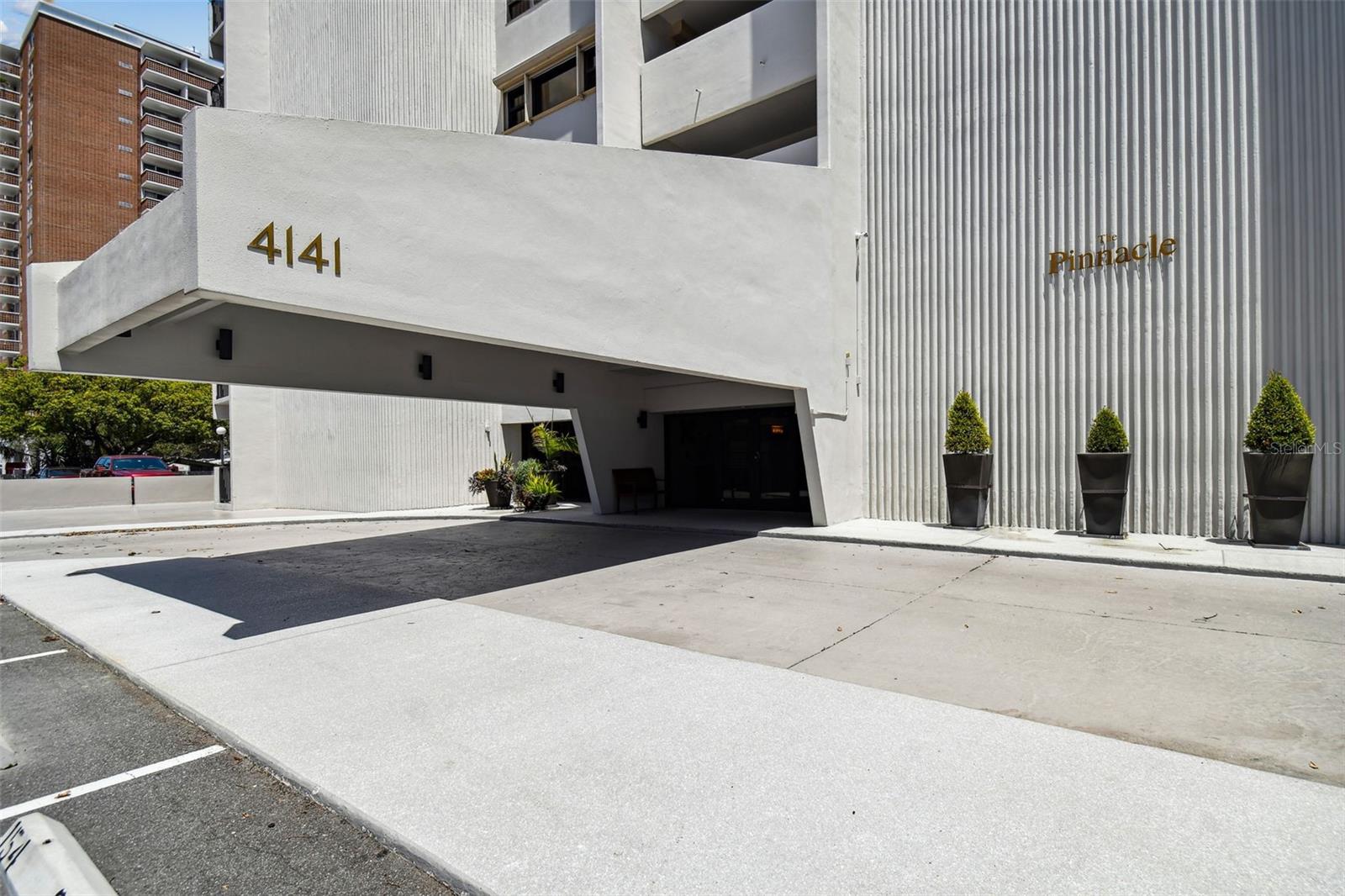 Image 5 of 60 For 4141 Bayshore Boulevard 1106