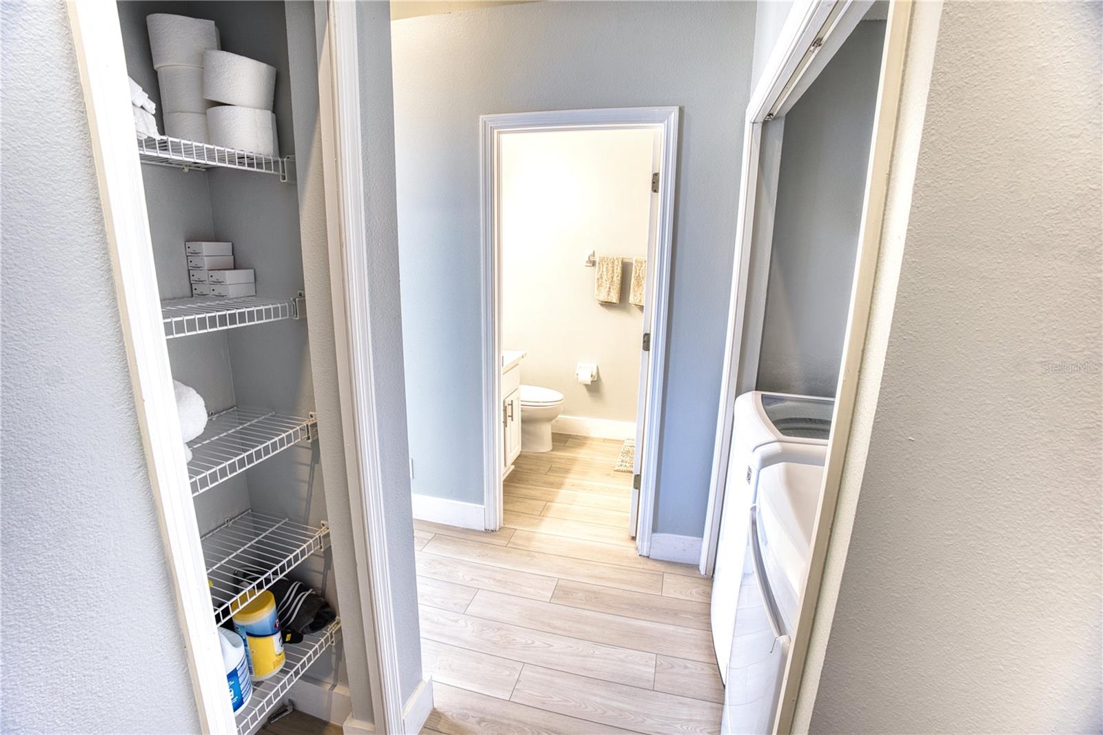 Image 24 of 30 For 671 Vallance Way Ne