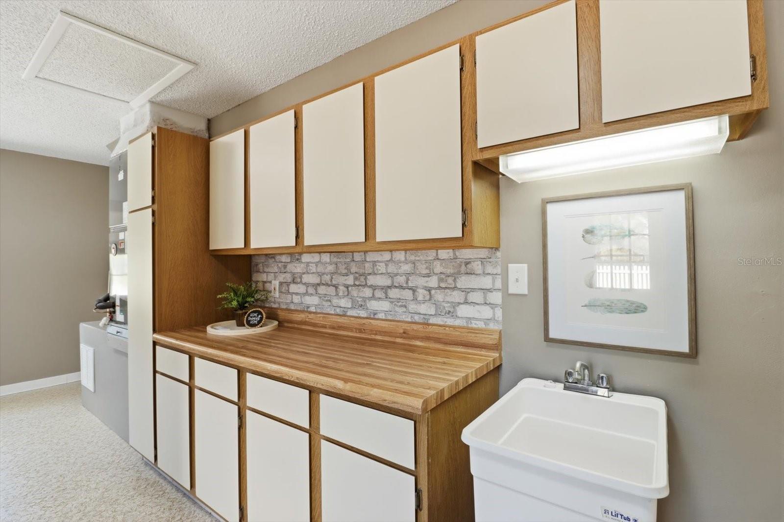 Image 18 of 32 For 6051 Cheryl Lane