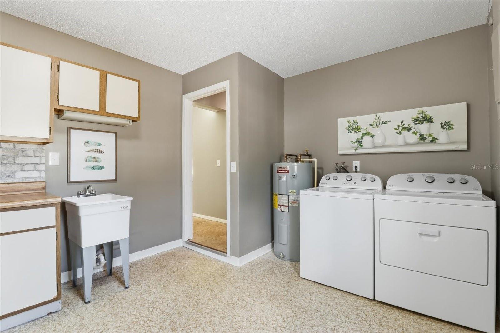 Image 19 of 32 For 6051 Cheryl Lane