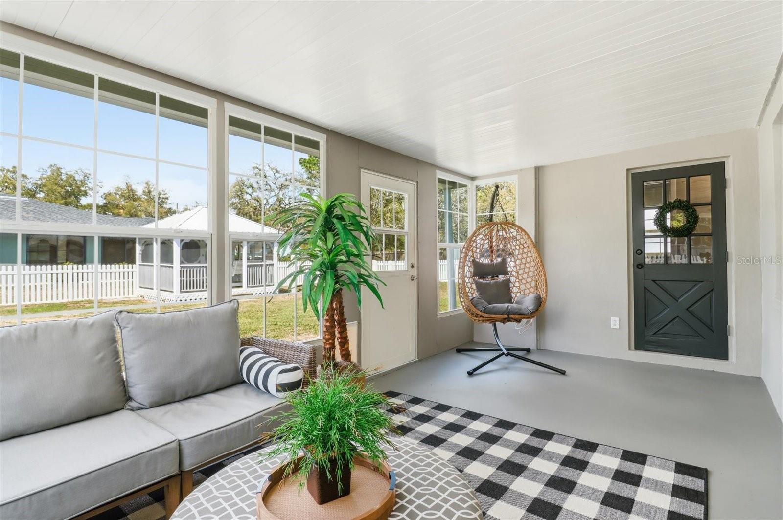 Image 22 of 32 For 6051 Cheryl Lane