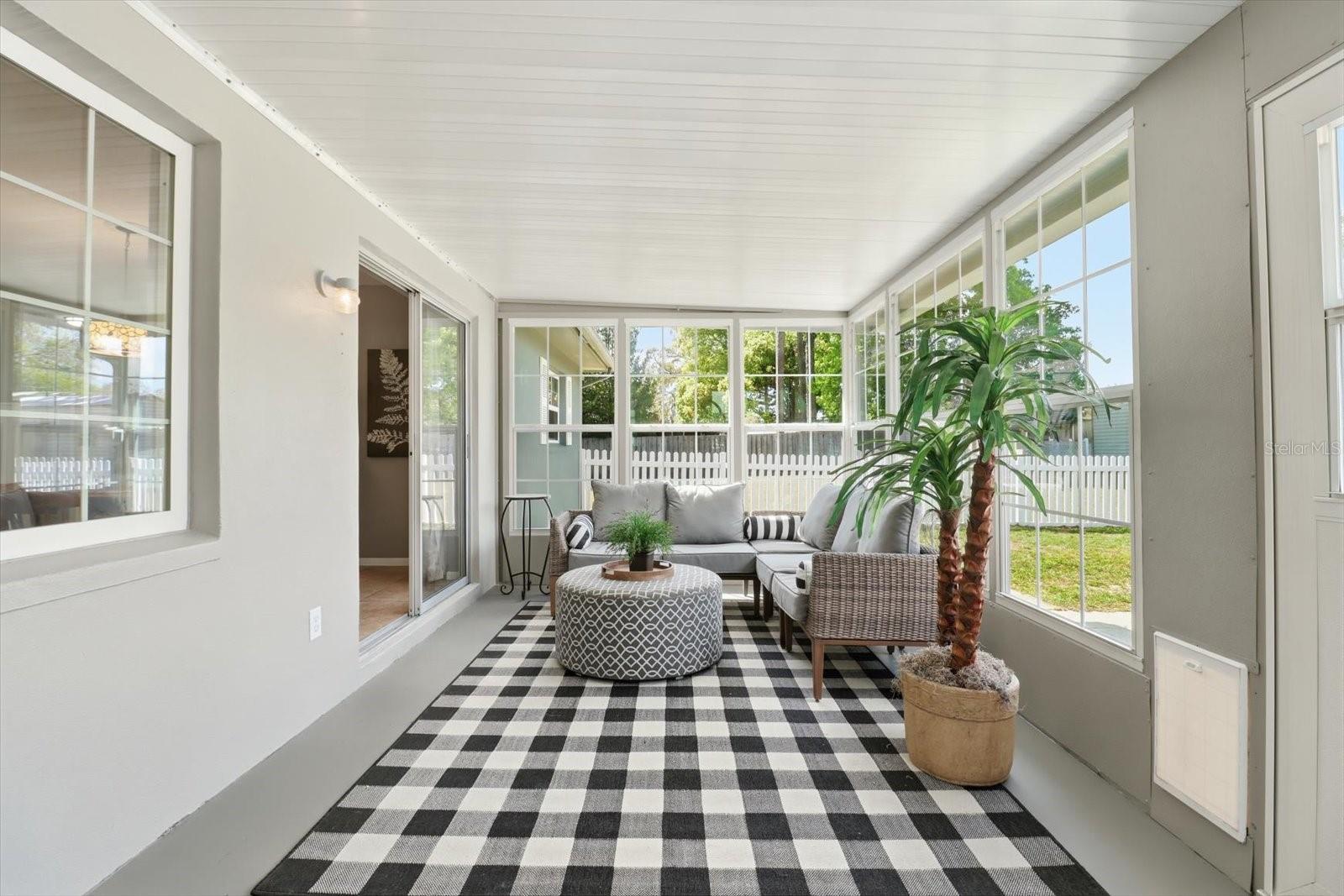 Image 23 of 32 For 6051 Cheryl Lane