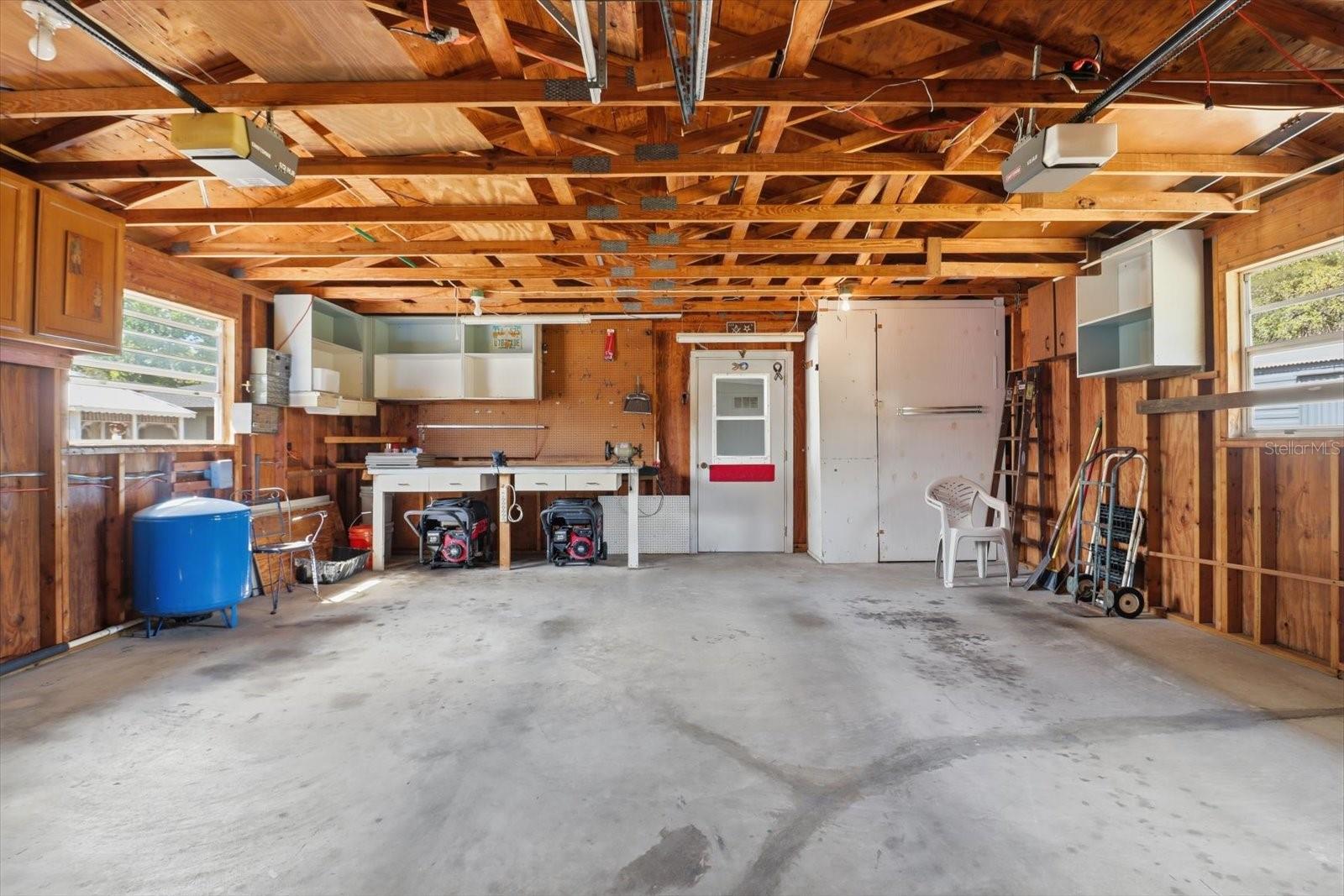 Image 28 of 32 For 6051 Cheryl Lane