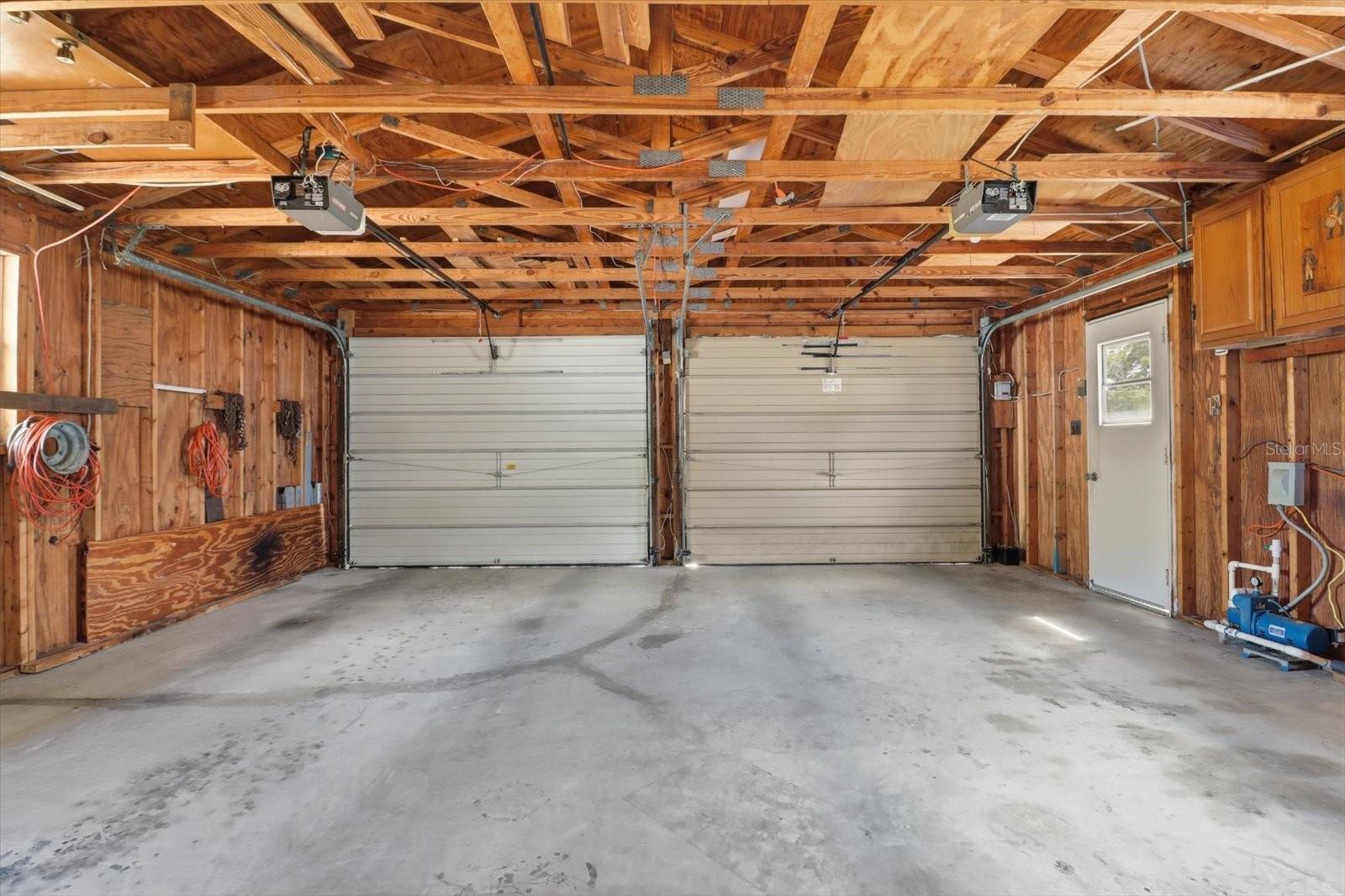 Image 29 of 32 For 6051 Cheryl Lane