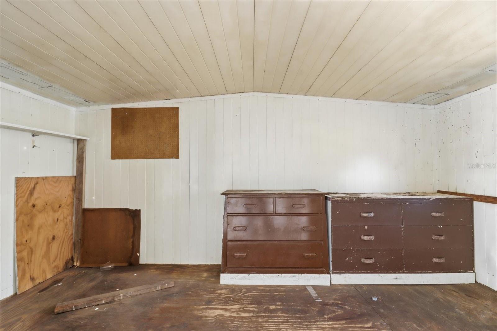 Image 30 of 32 For 6051 Cheryl Lane