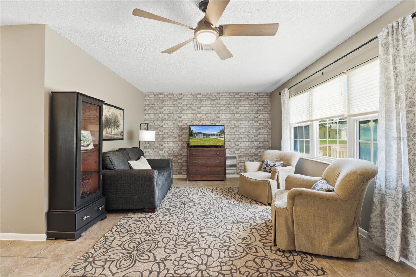 Image 5 of 32 For 6051 Cheryl Lane