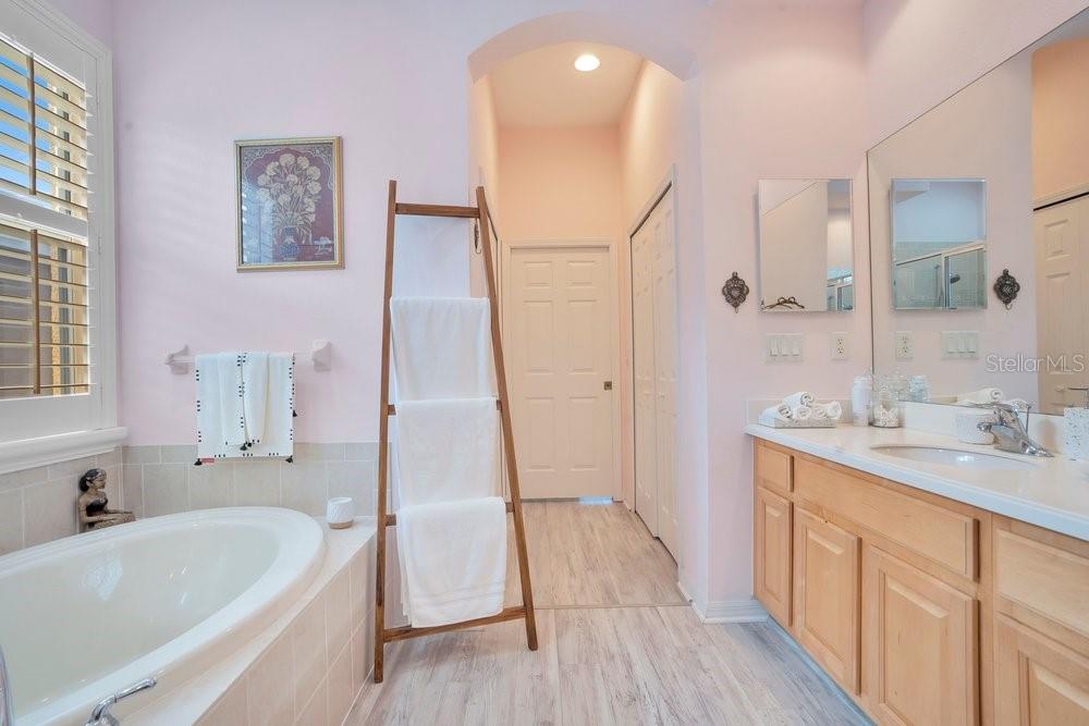 Image 23 of 62 For 11719 Belle Haven Drive