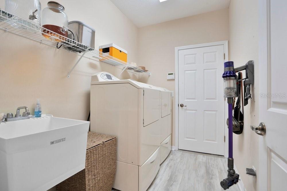 Image 33 of 62 For 11719 Belle Haven Drive