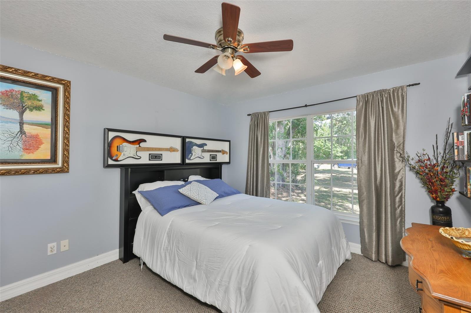 Listing photo id 21 for 1710 Surrey Trail