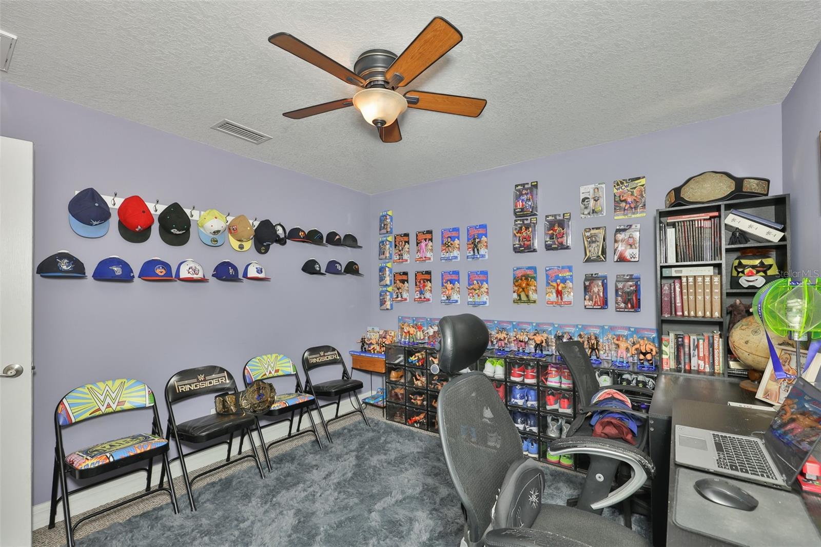 Listing photo id 24 for 1710 Surrey Trail