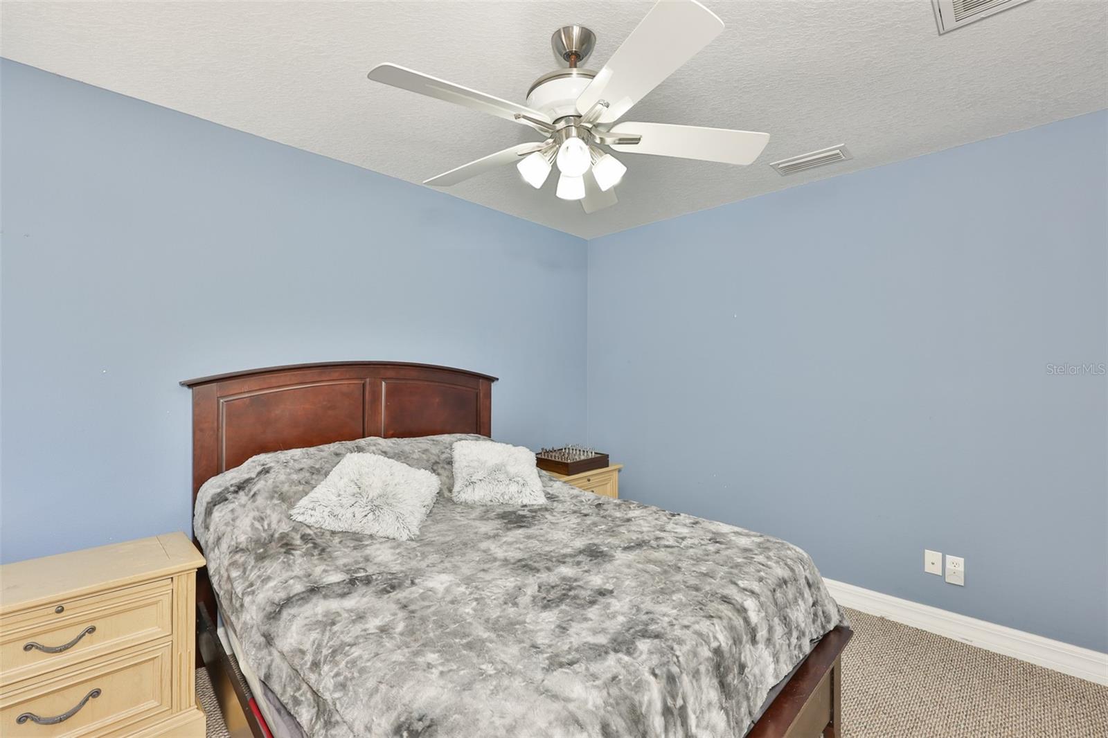 Listing photo id 28 for 1710 Surrey Trail