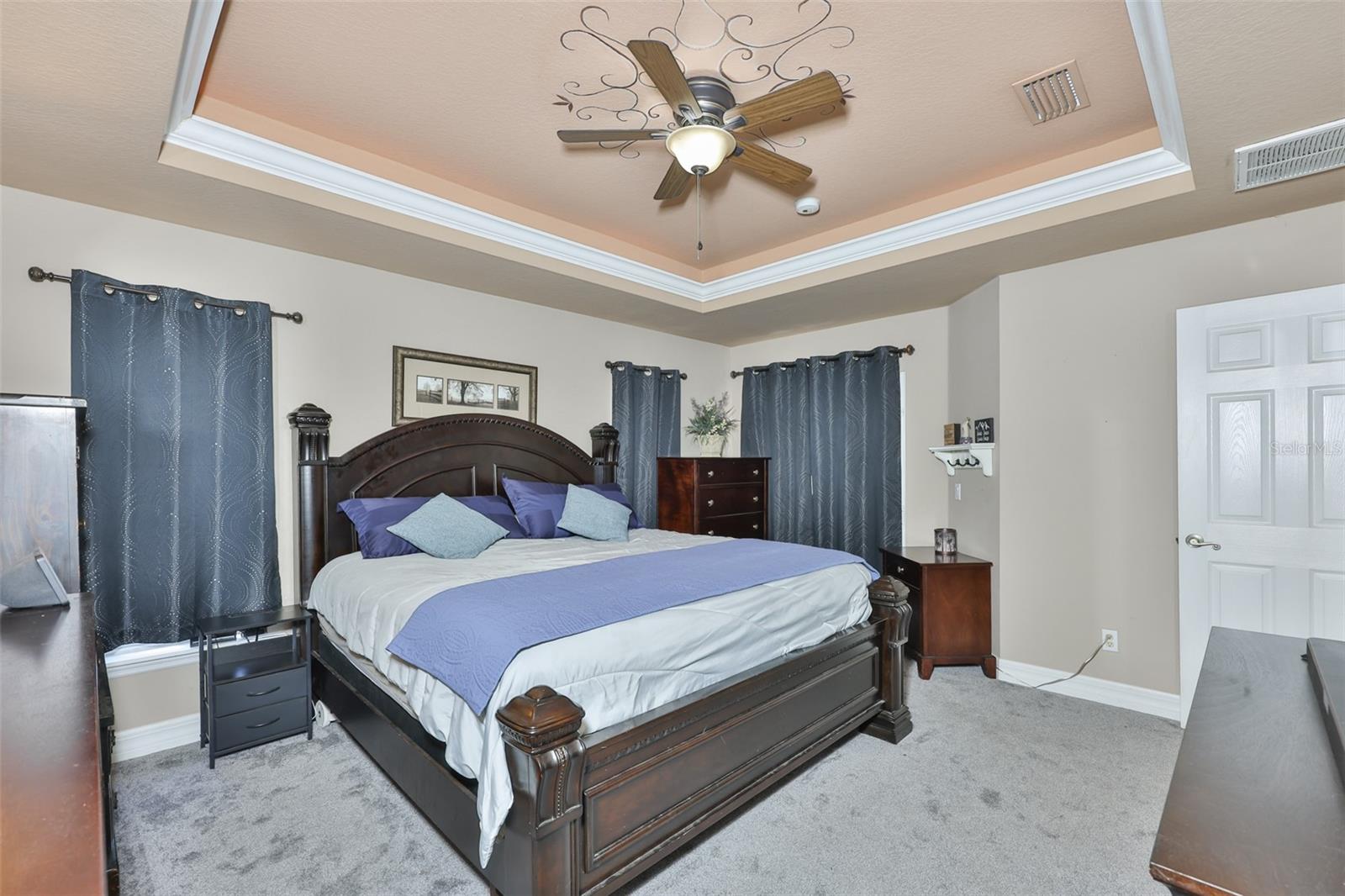 Listing photo id 32 for 1710 Surrey Trail