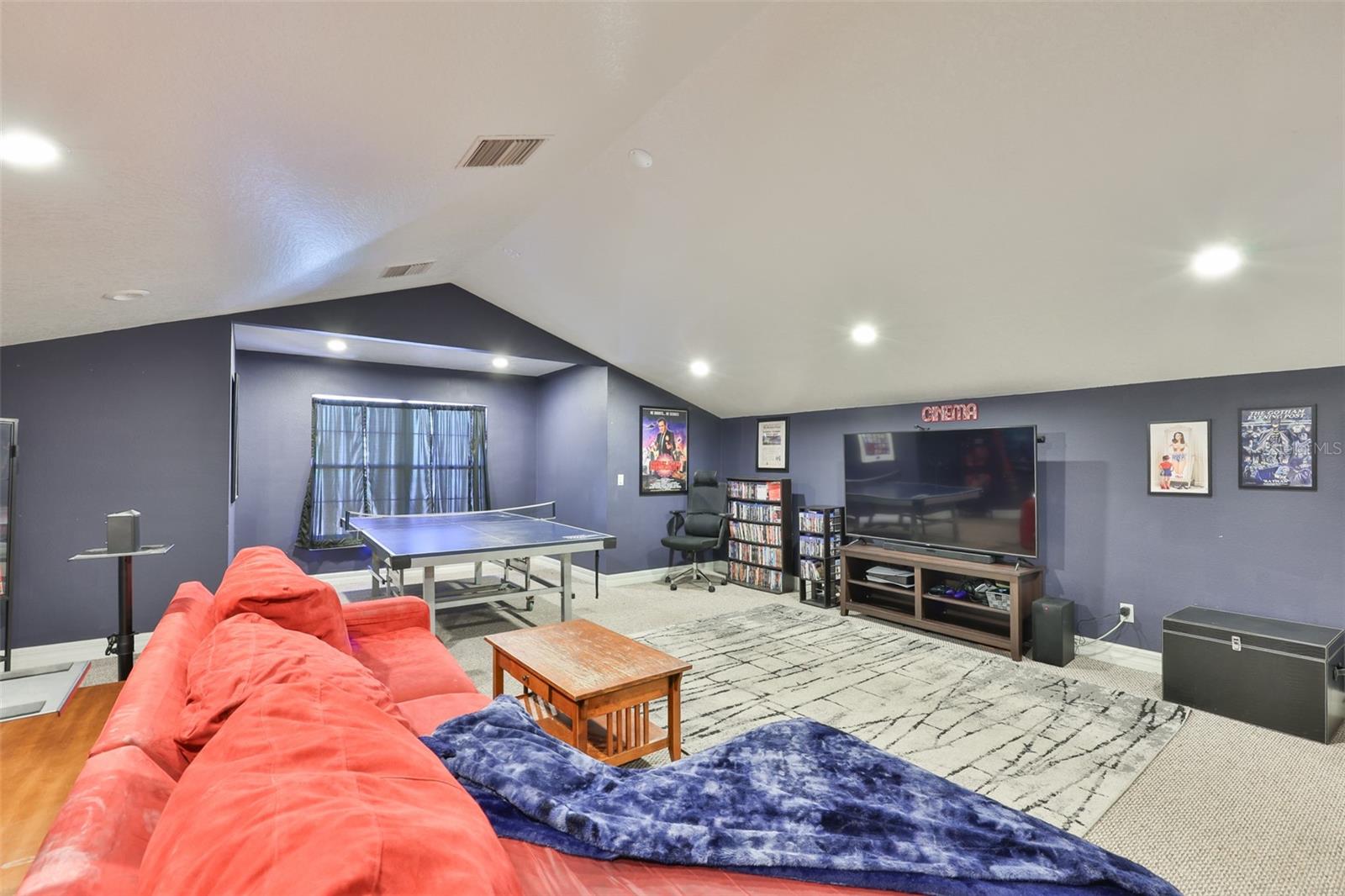 Listing photo id 35 for 1710 Surrey Trail