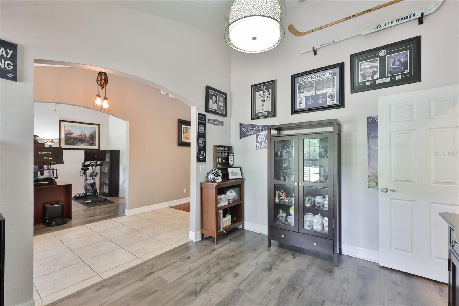 Listing photo id 37 for 1710 Surrey Trail