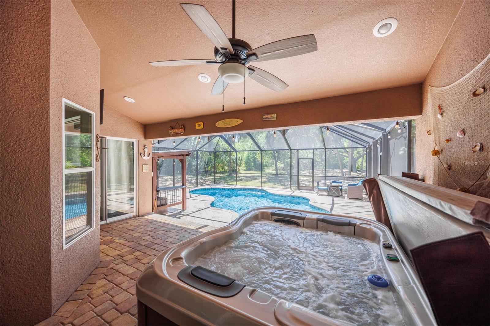 Listing photo id 39 for 1710 Surrey Trail