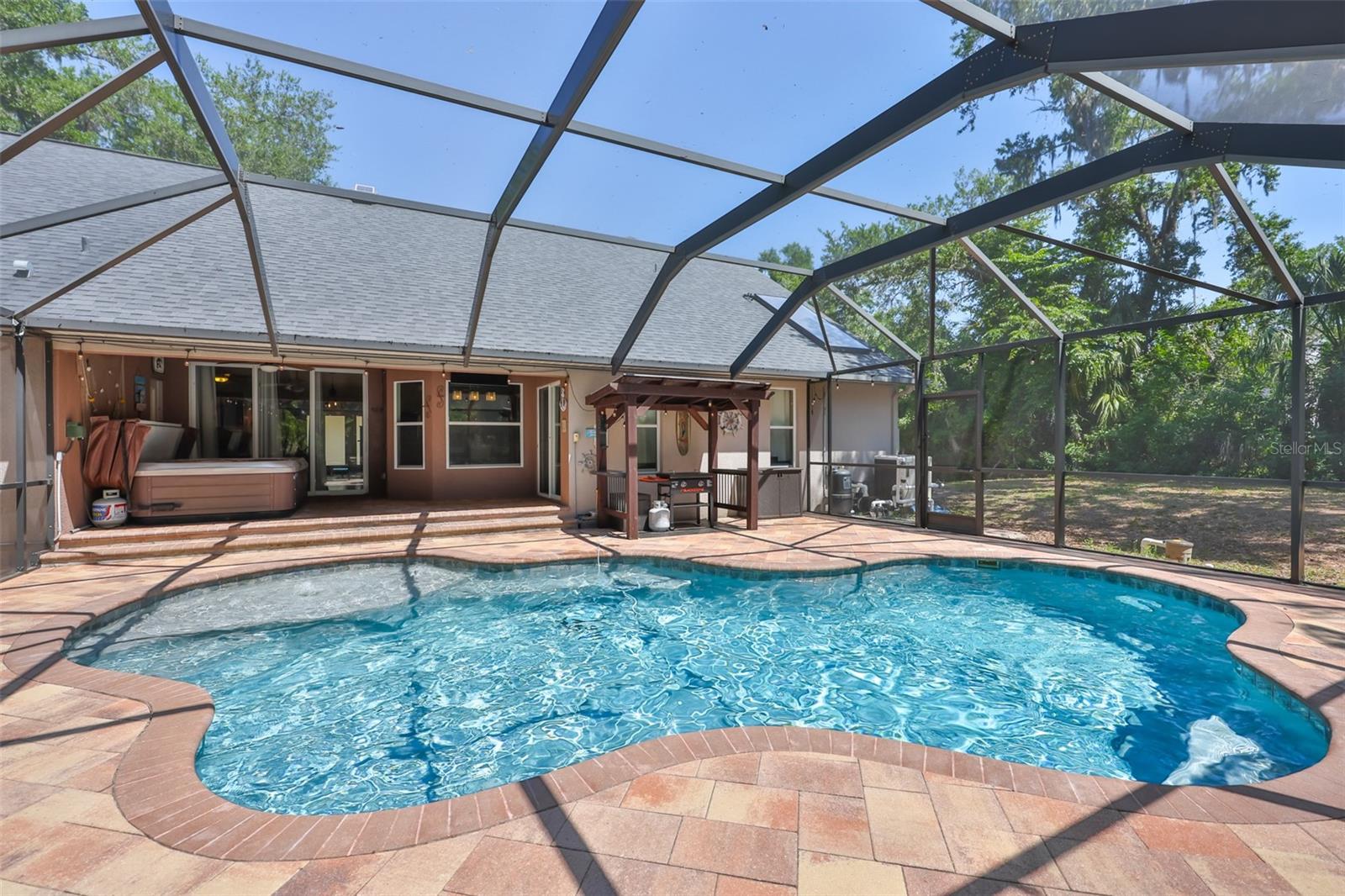 Listing photo id 43 for 1710 Surrey Trail