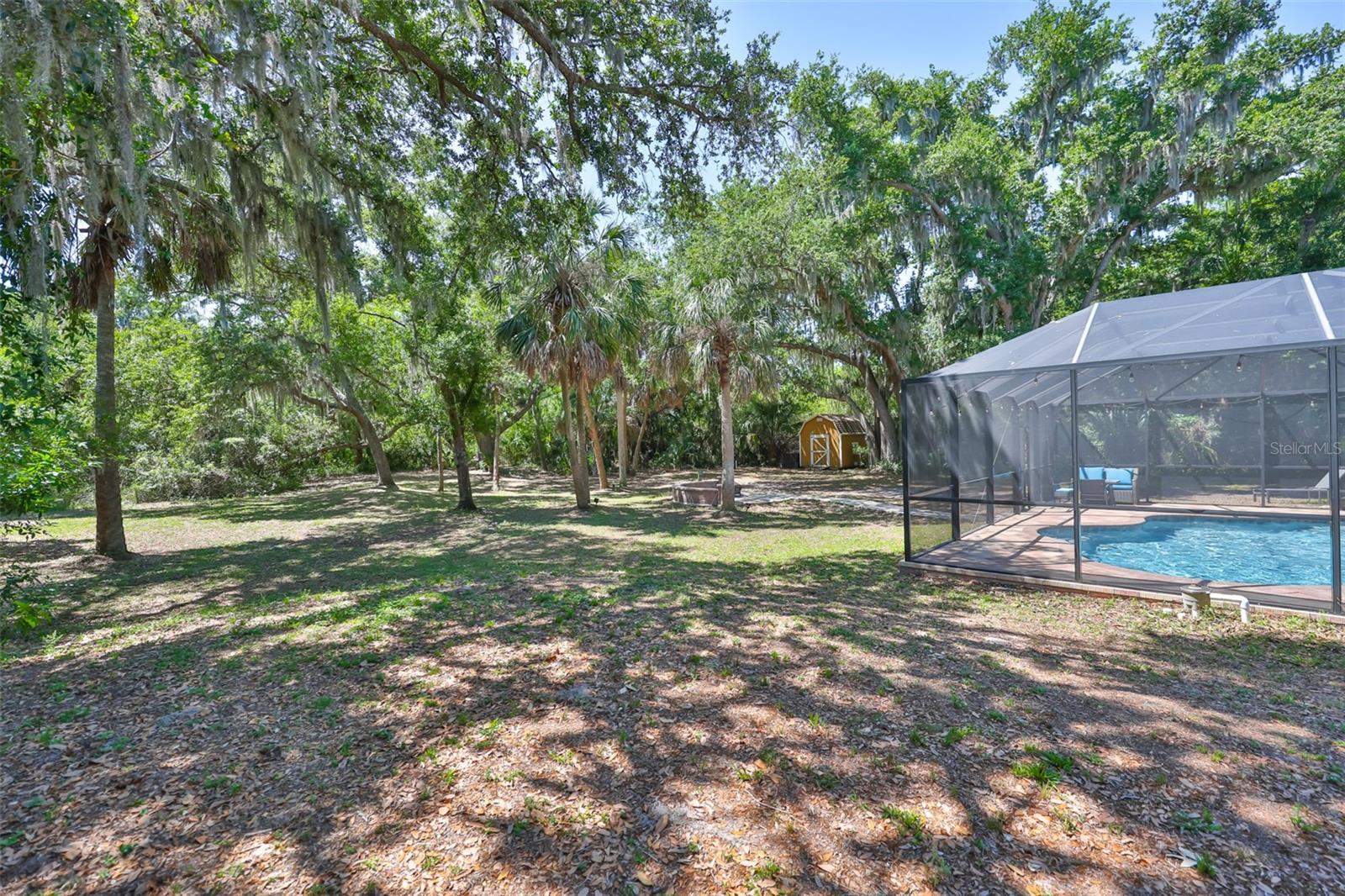 Listing photo id 45 for 1710 Surrey Trail