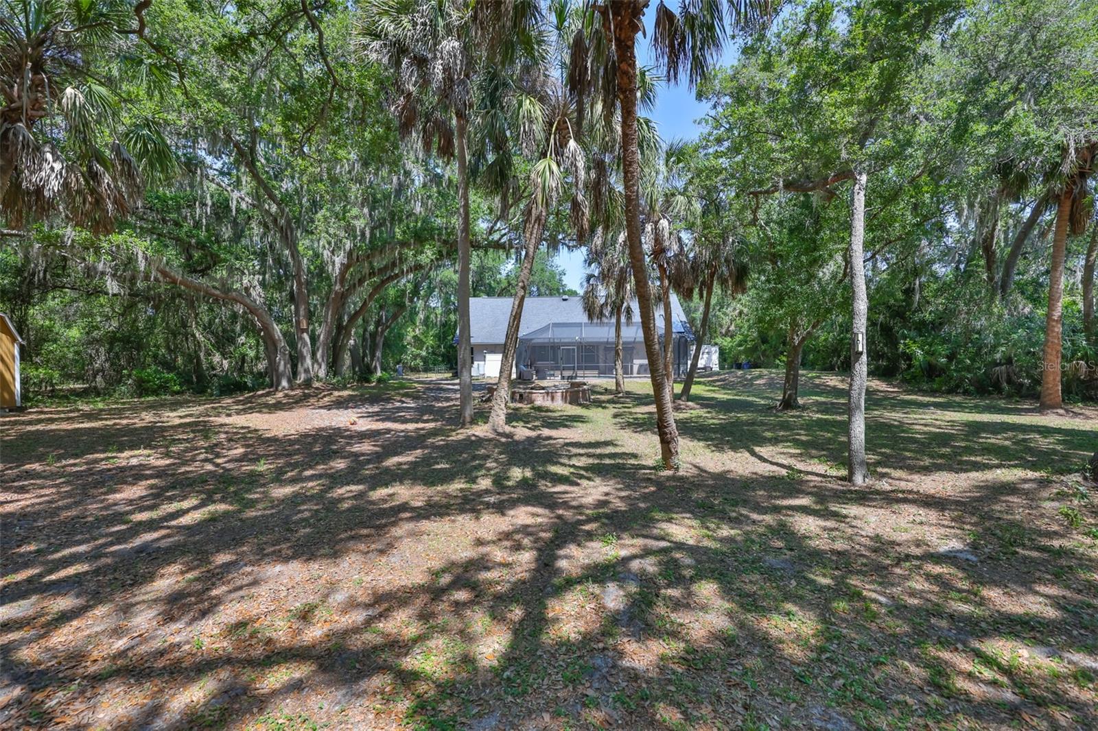 Listing photo id 47 for 1710 Surrey Trail