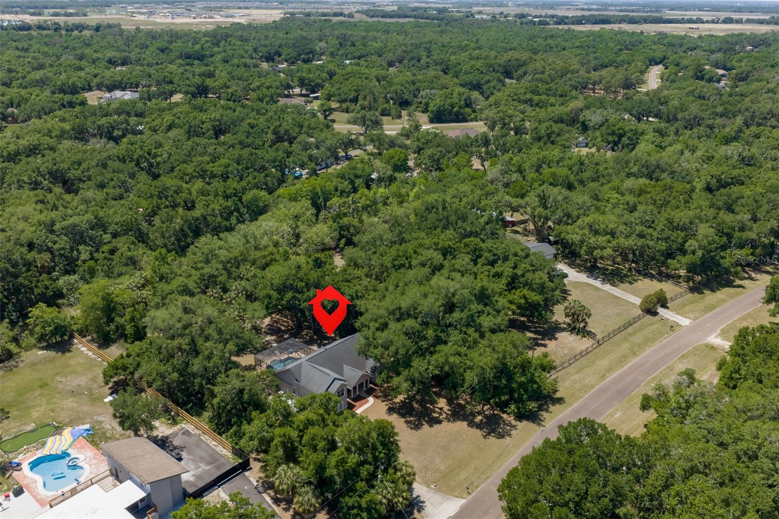 Listing photo id 57 for 1710 Surrey Trail