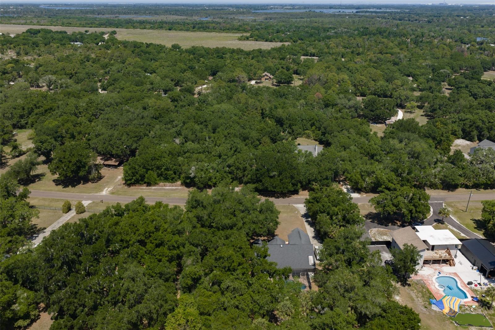 Listing photo id 60 for 1710 Surrey Trail