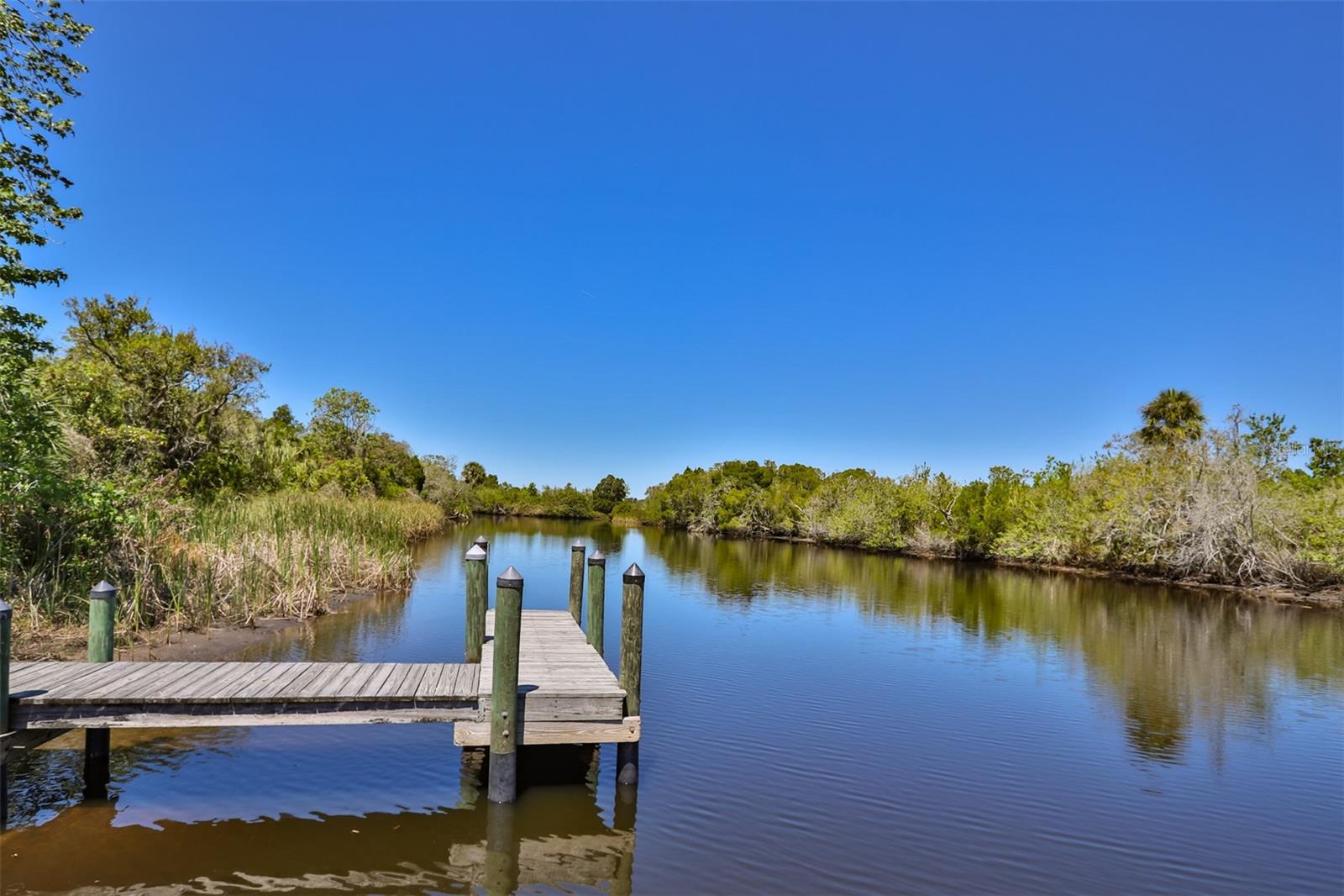 Listing photo id 69 for 1710 Surrey Trail