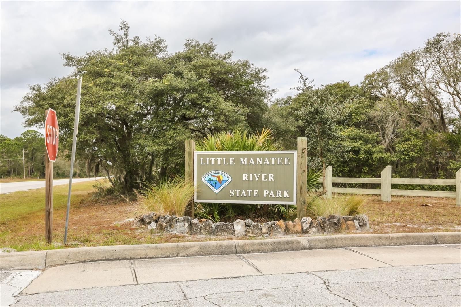 Listing photo id 73 for 1710 Surrey Trail