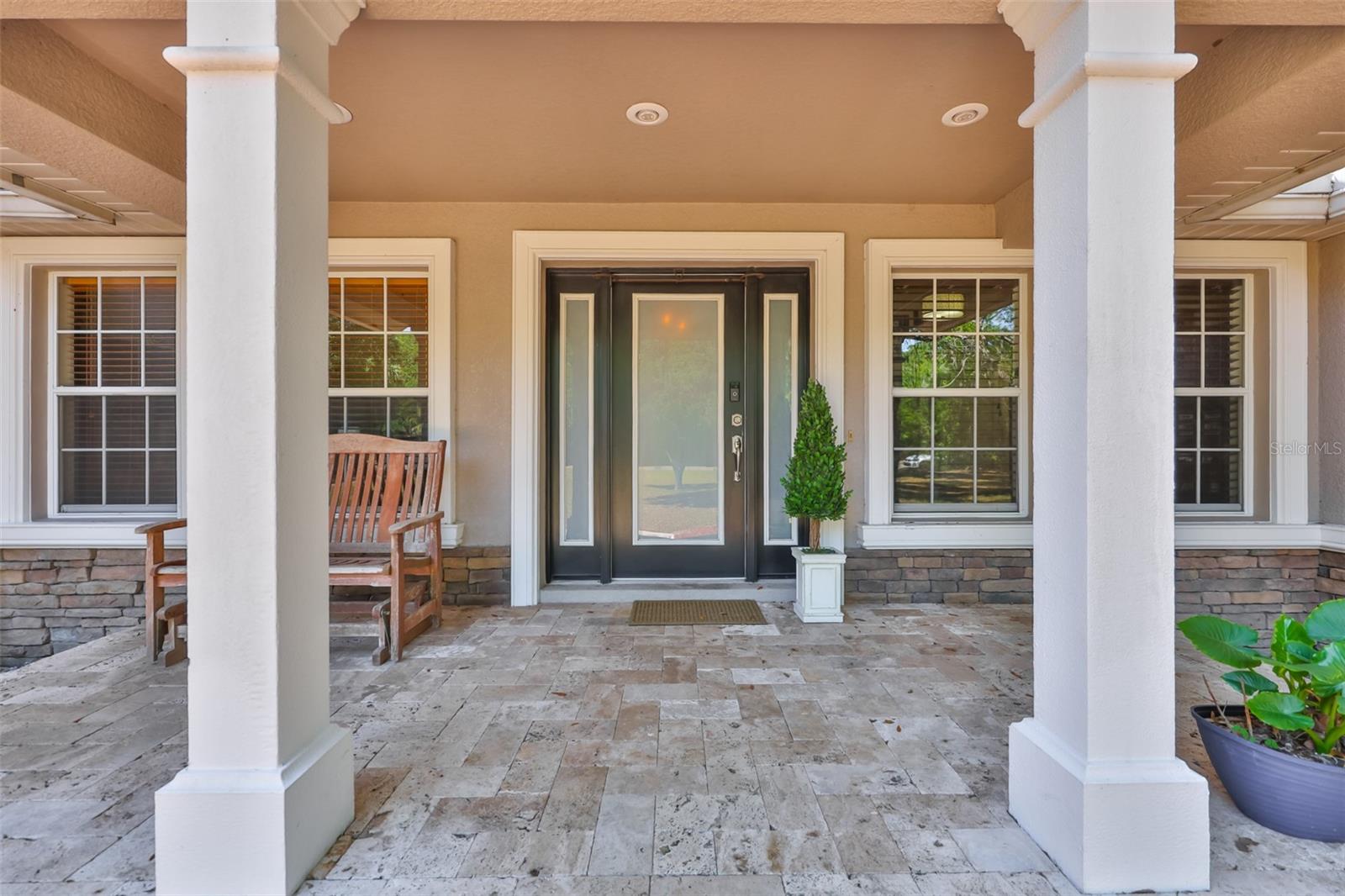 Listing photo id 6 for 1710 Surrey Trail