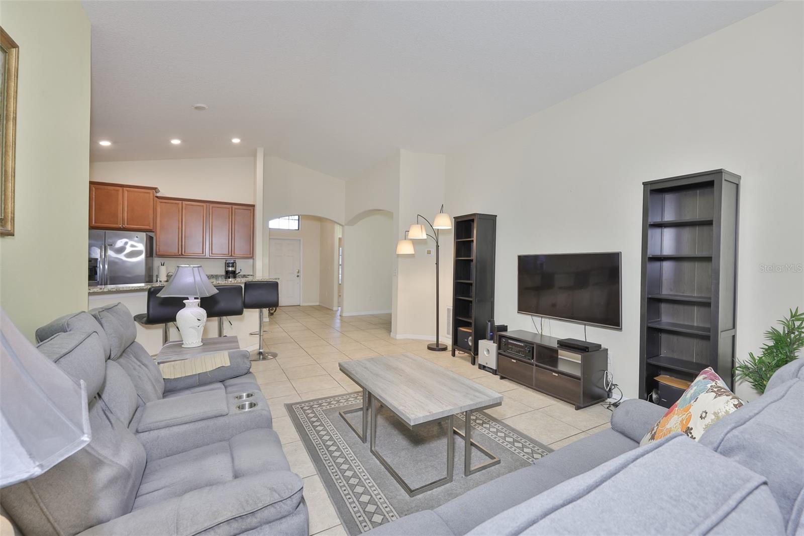 Image 14 of 55 For 10806 Whitecap Drive