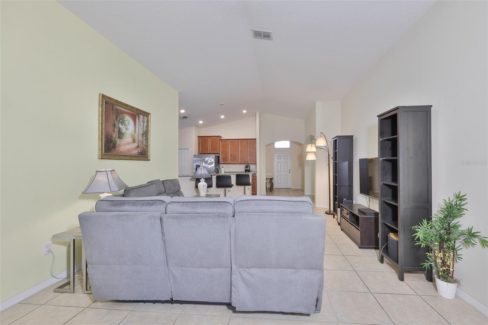 Image 18 of 55 For 10806 Whitecap Drive