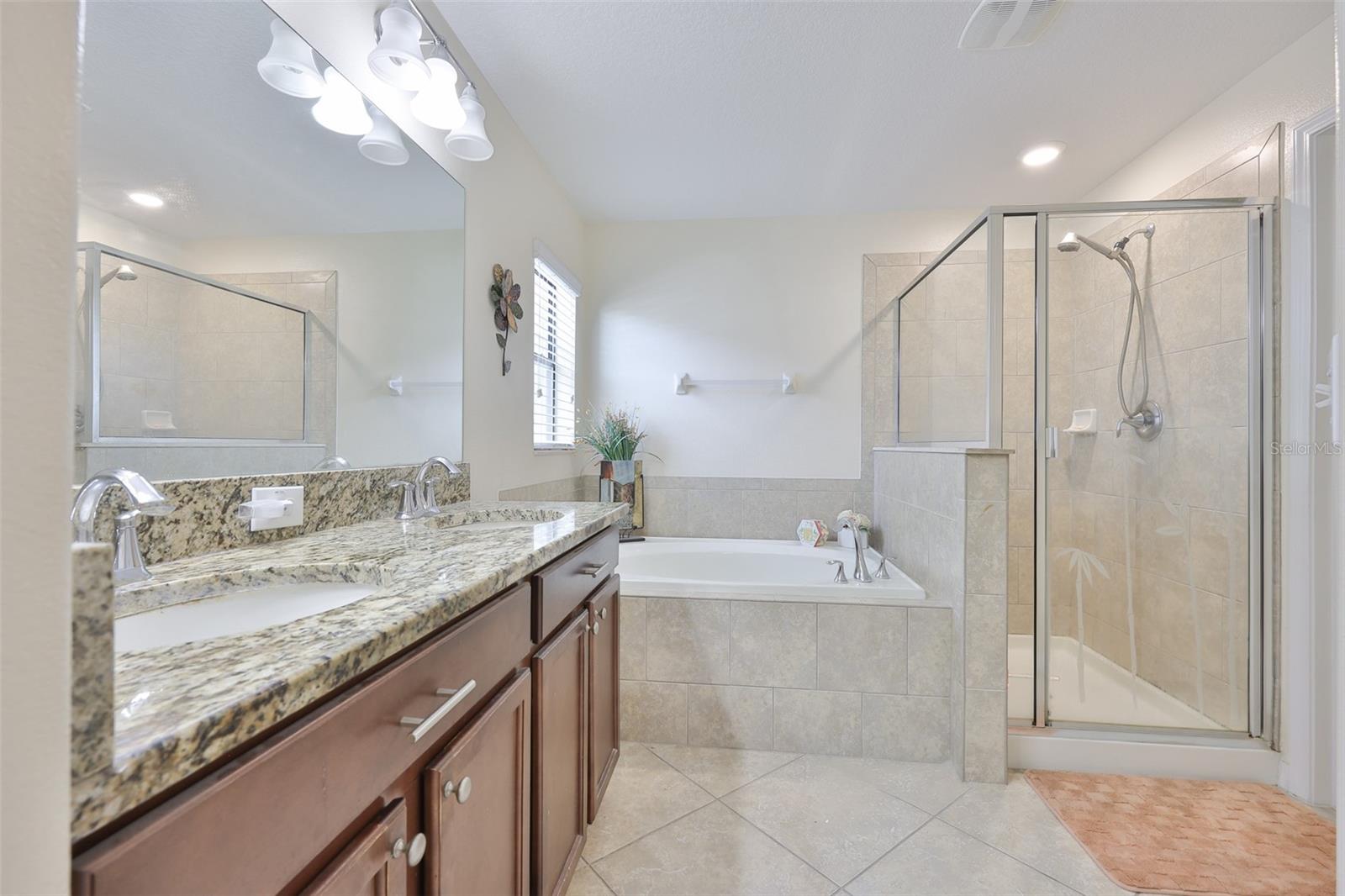 Image 24 of 55 For 10806 Whitecap Drive