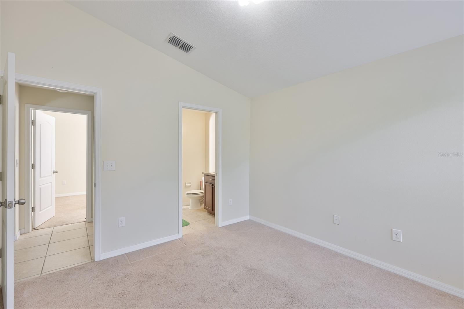 Image 32 of 55 For 10806 Whitecap Drive