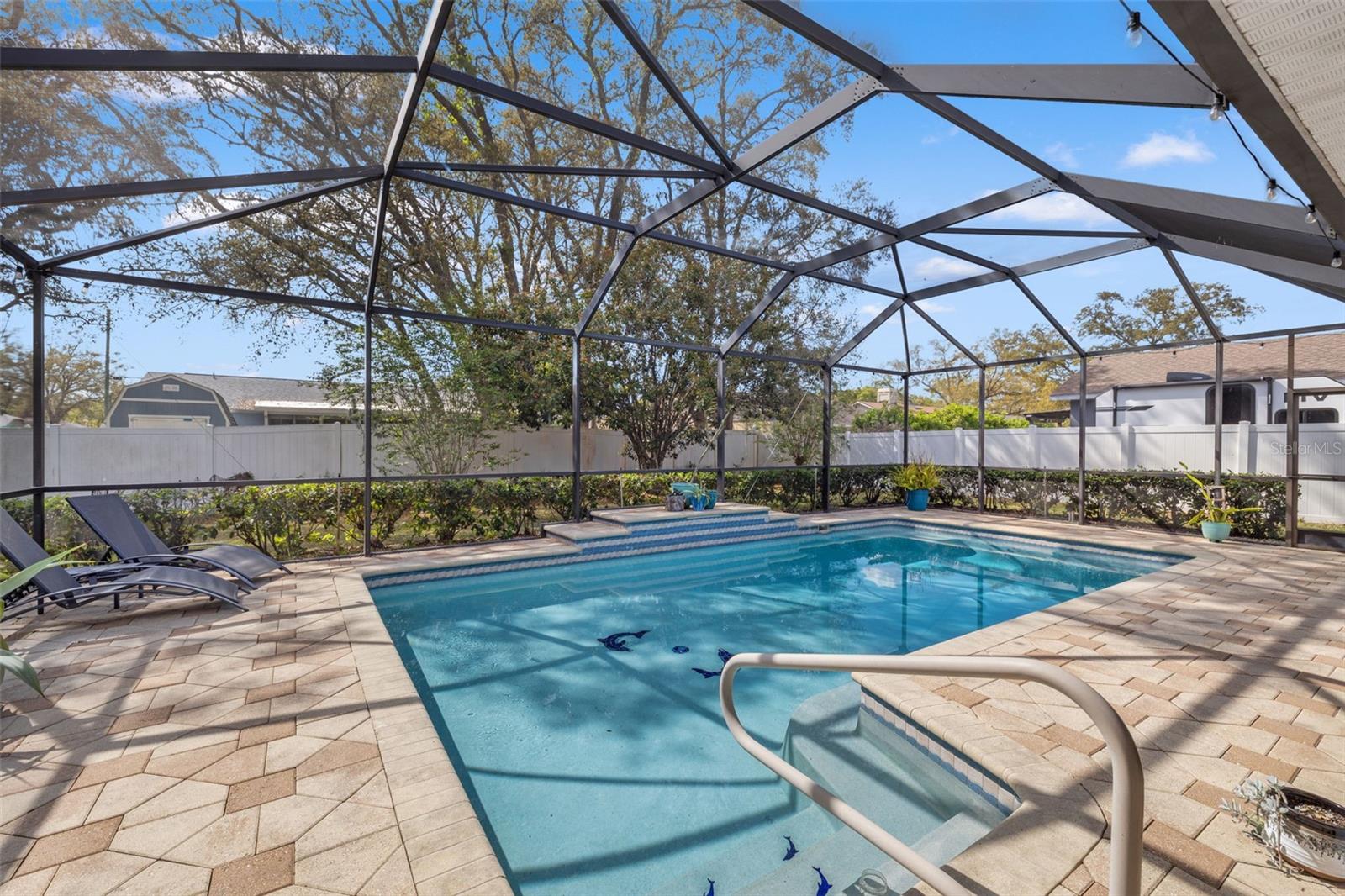 Listing photo id 13 for 1451 Laredo Avenue