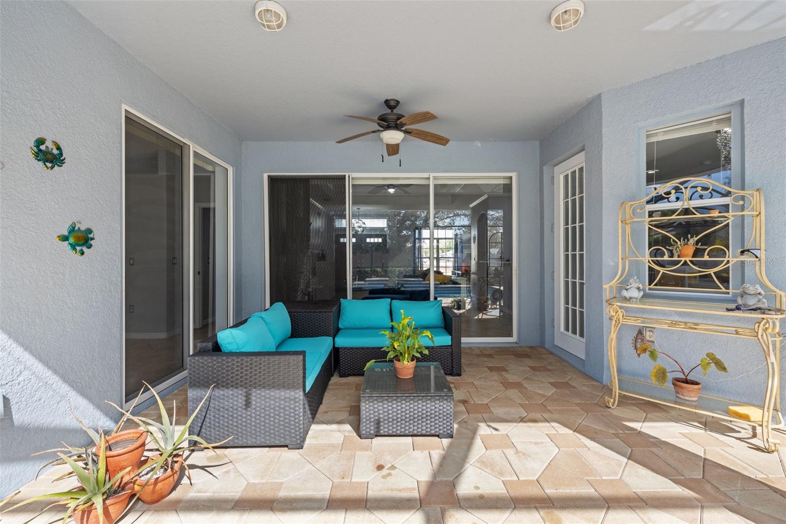 Listing photo id 15 for 1451 Laredo Avenue