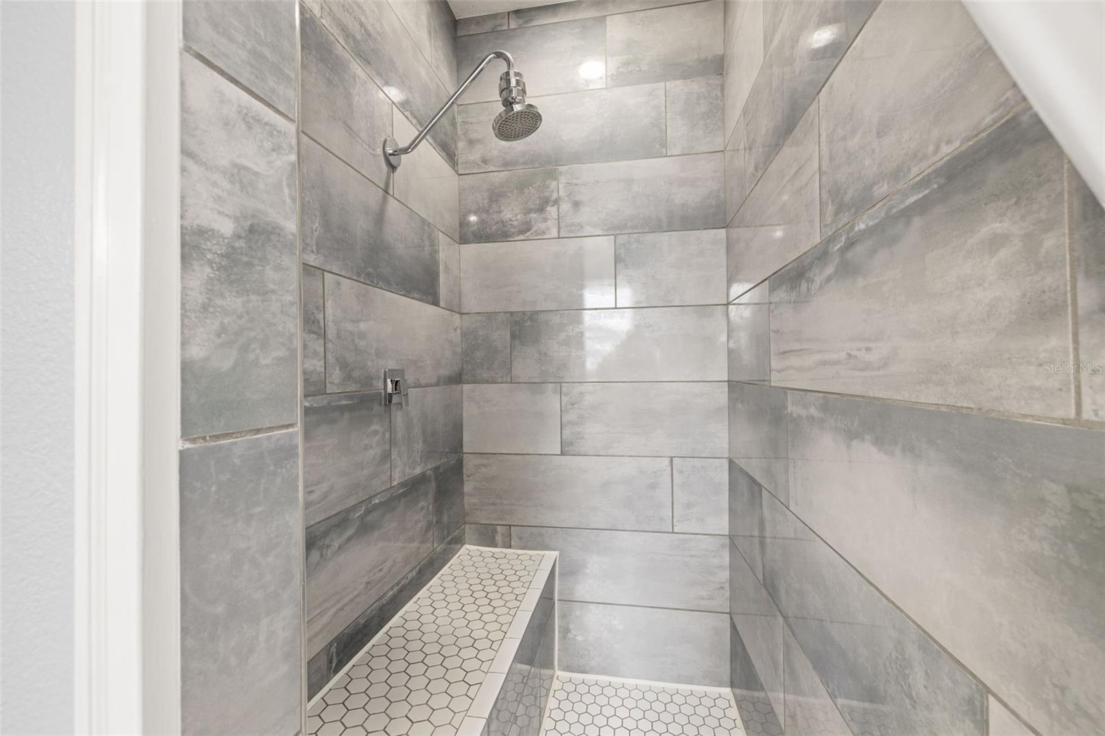 Listing photo id 25 for 1451 Laredo Avenue