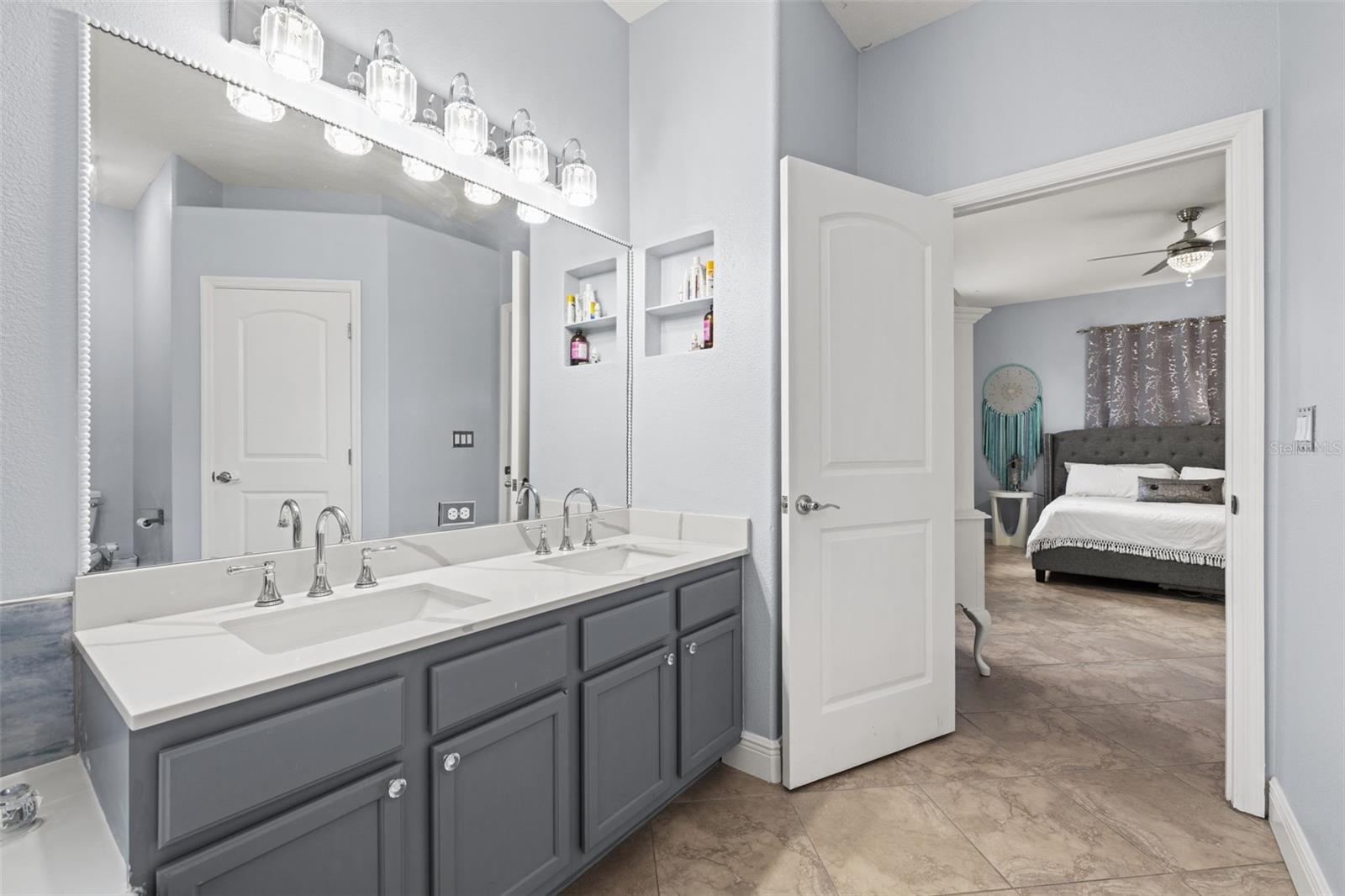 Listing photo id 26 for 1451 Laredo Avenue