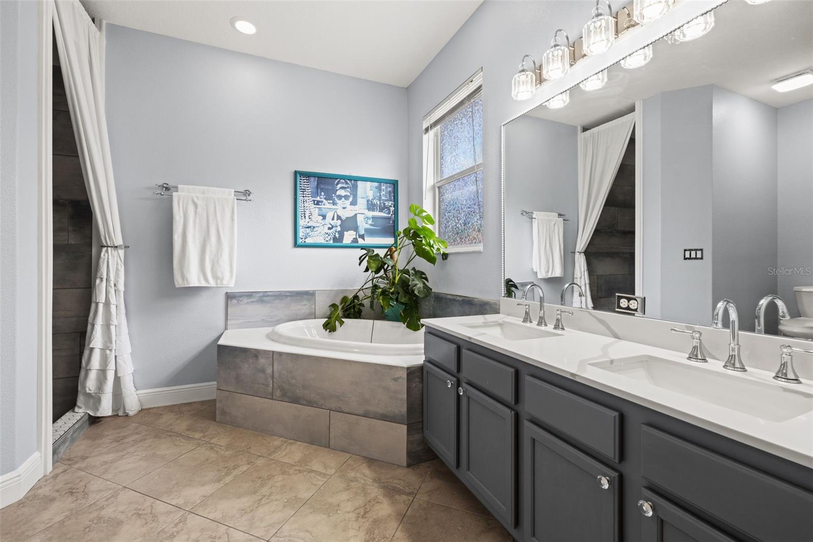 Listing photo id 27 for 1451 Laredo Avenue