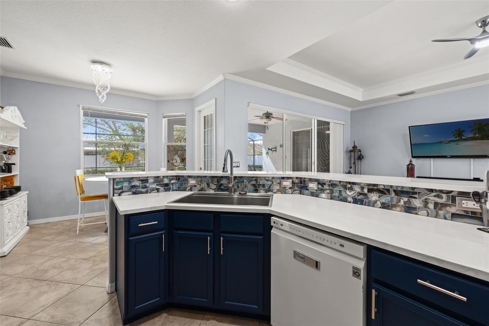 Listing photo id 36 for 1451 Laredo Avenue