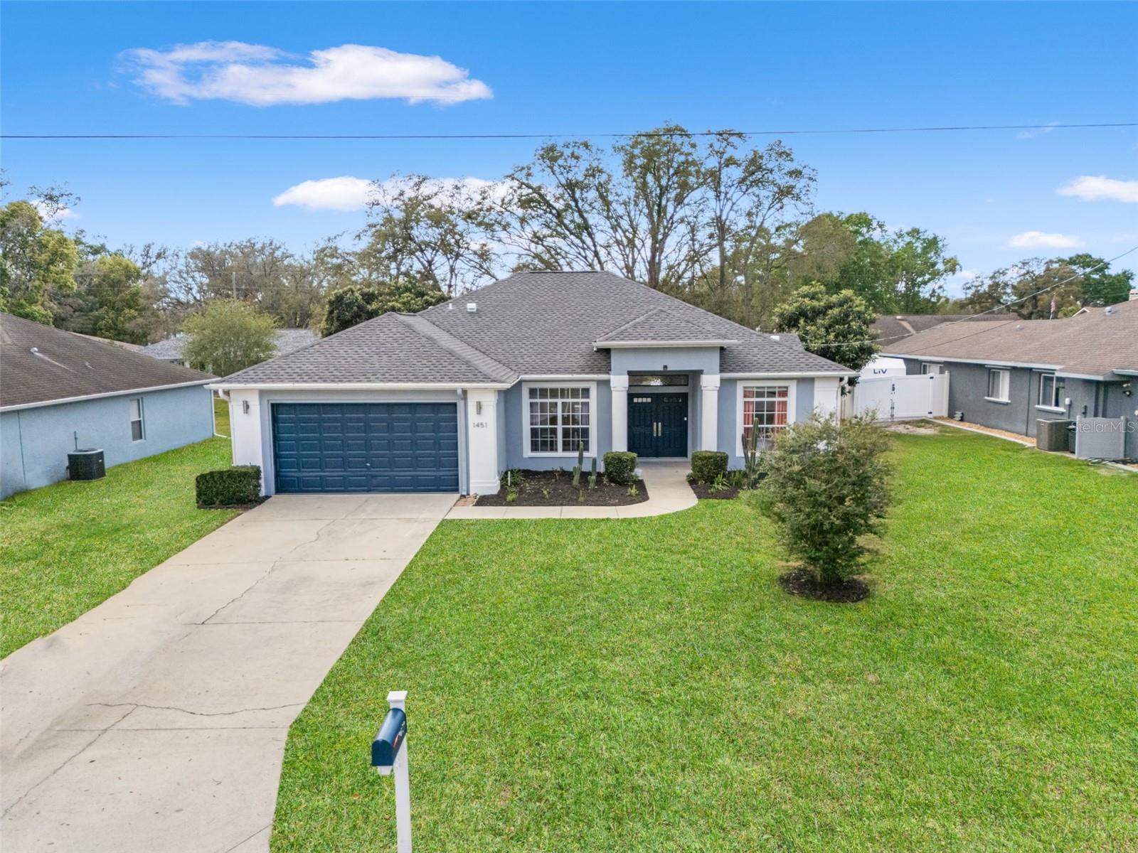 Listing photo id 37 for 1451 Laredo Avenue