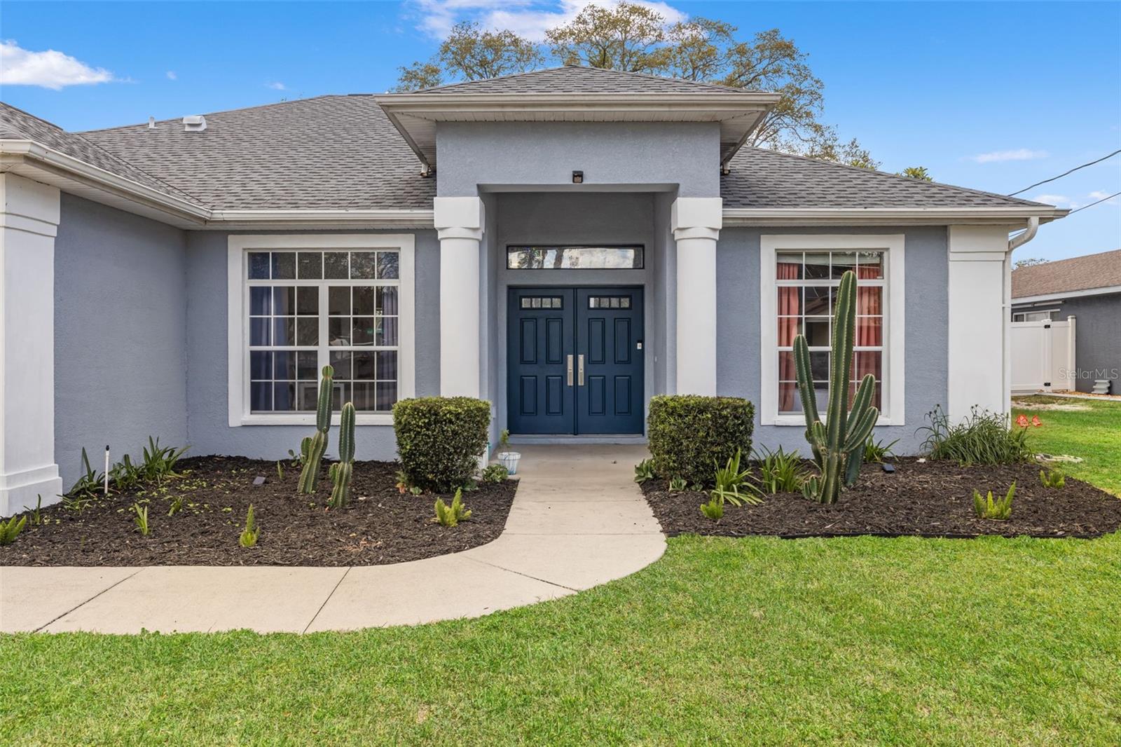 Listing photo id 2 for 1451 Laredo Avenue