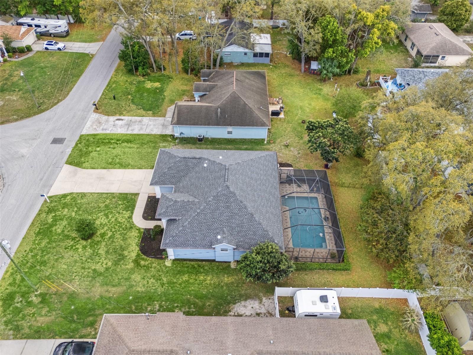 Listing photo id 42 for 1451 Laredo Avenue