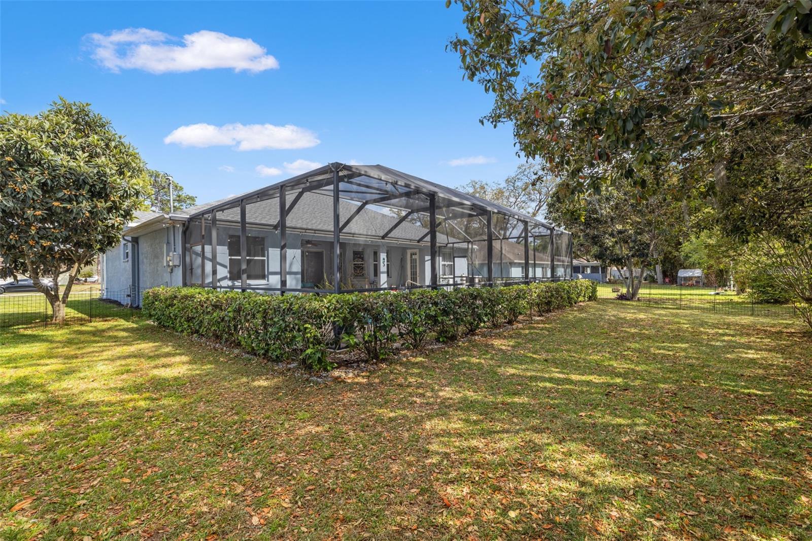 Listing photo id 46 for 1451 Laredo Avenue