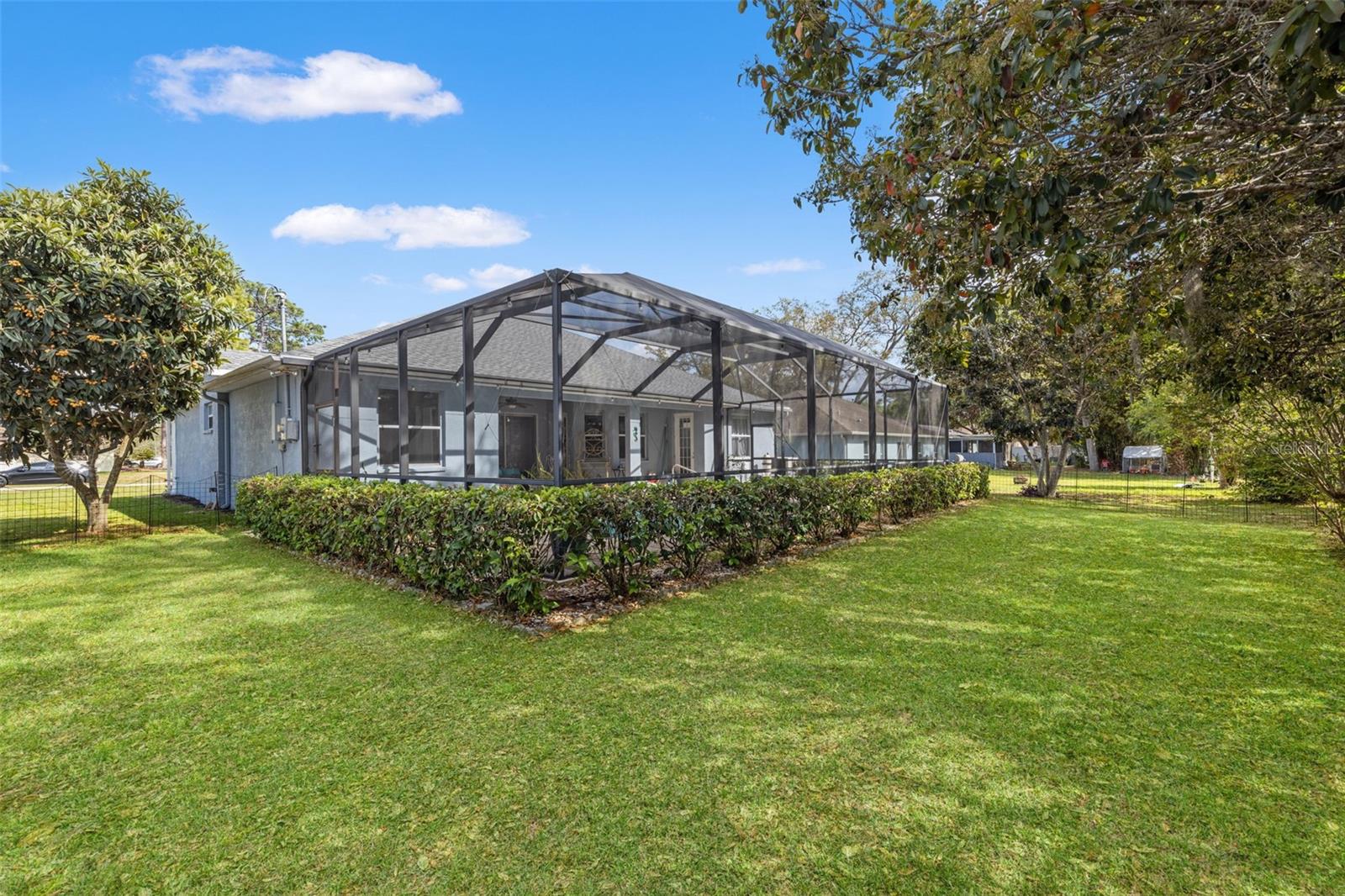 Listing photo id 47 for 1451 Laredo Avenue