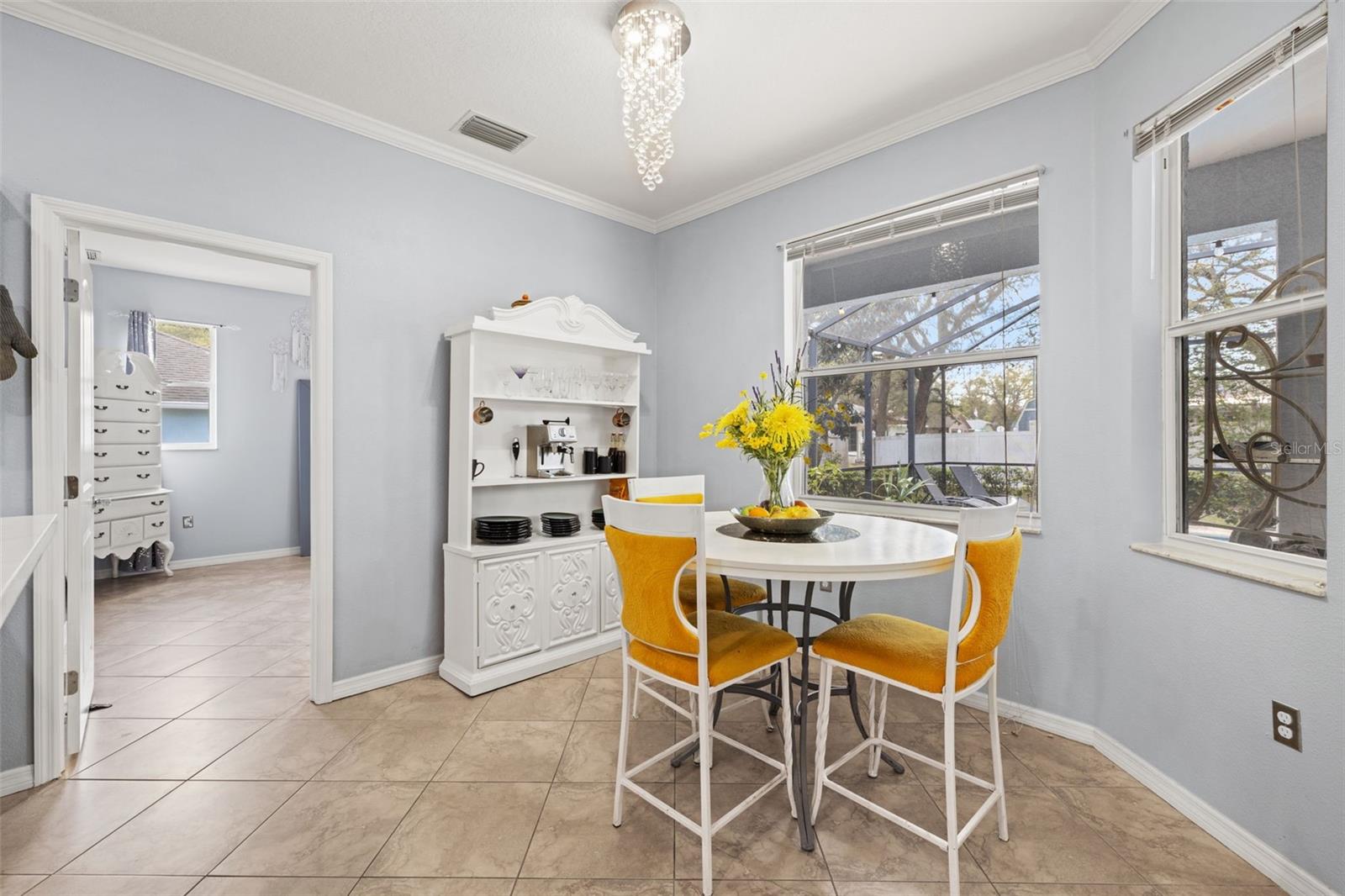 Listing photo id 4 for 1451 Laredo Avenue