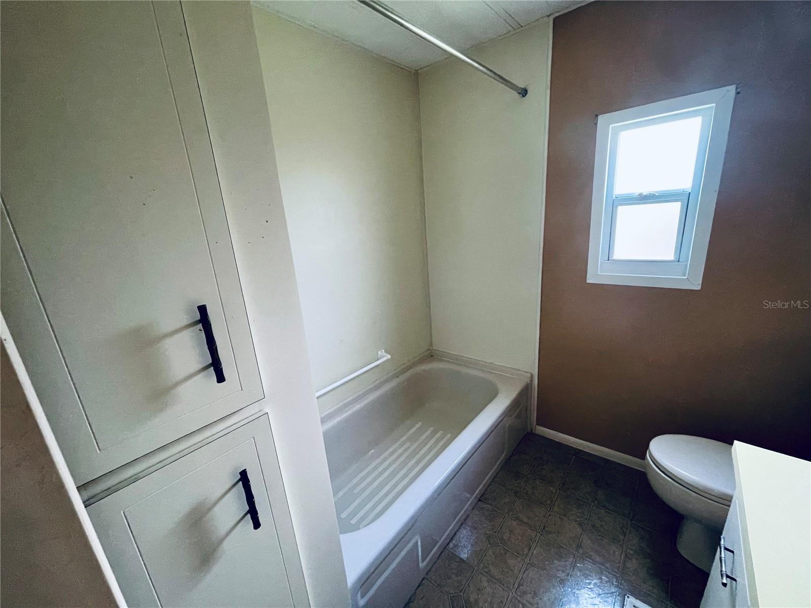 Image 12 of 25 For 140 Mountain Fir Drive