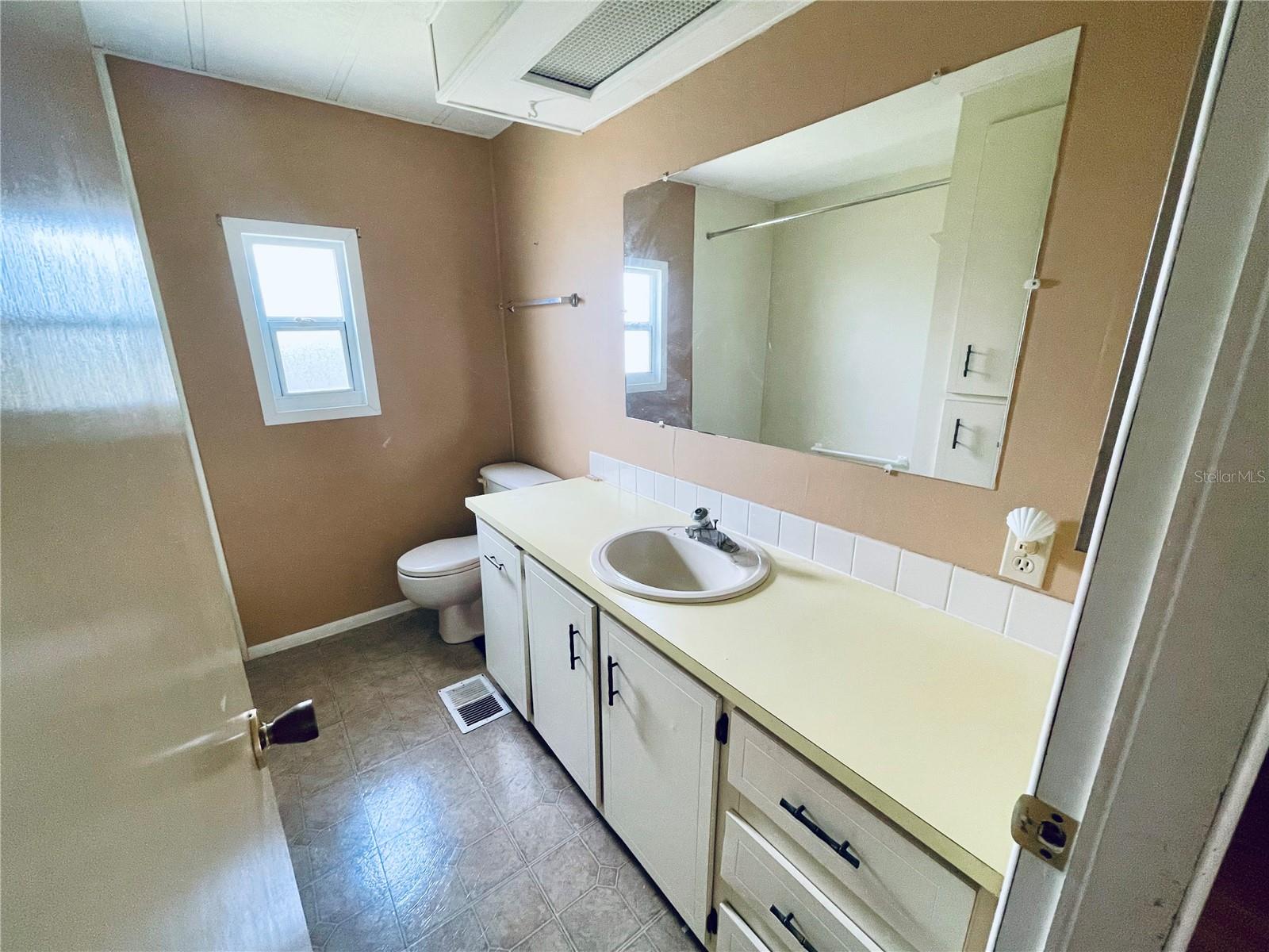 Image 13 of 25 For 140 Mountain Fir Drive