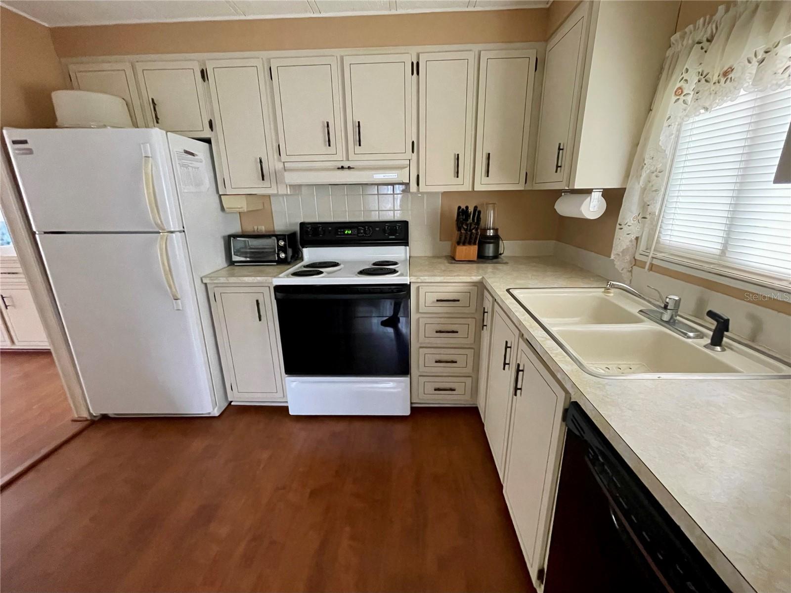 Image 4 of 25 For 140 Mountain Fir Drive