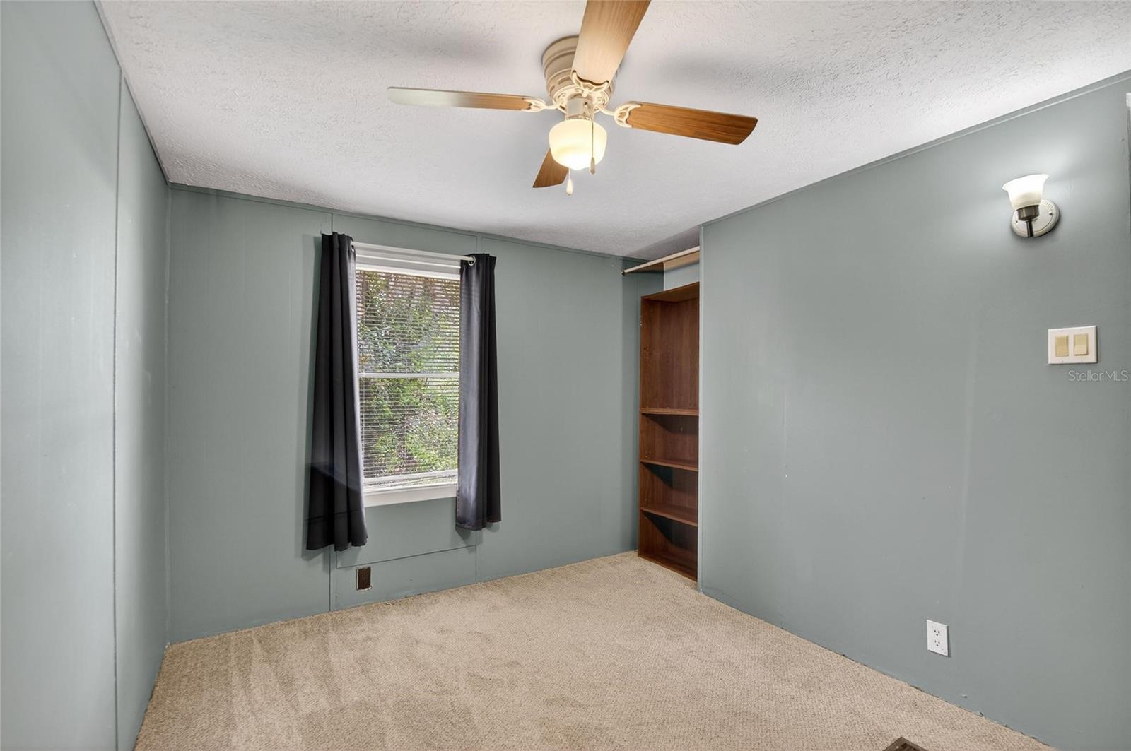 Listing photo id 20 for 13804 Hillcrest Drive