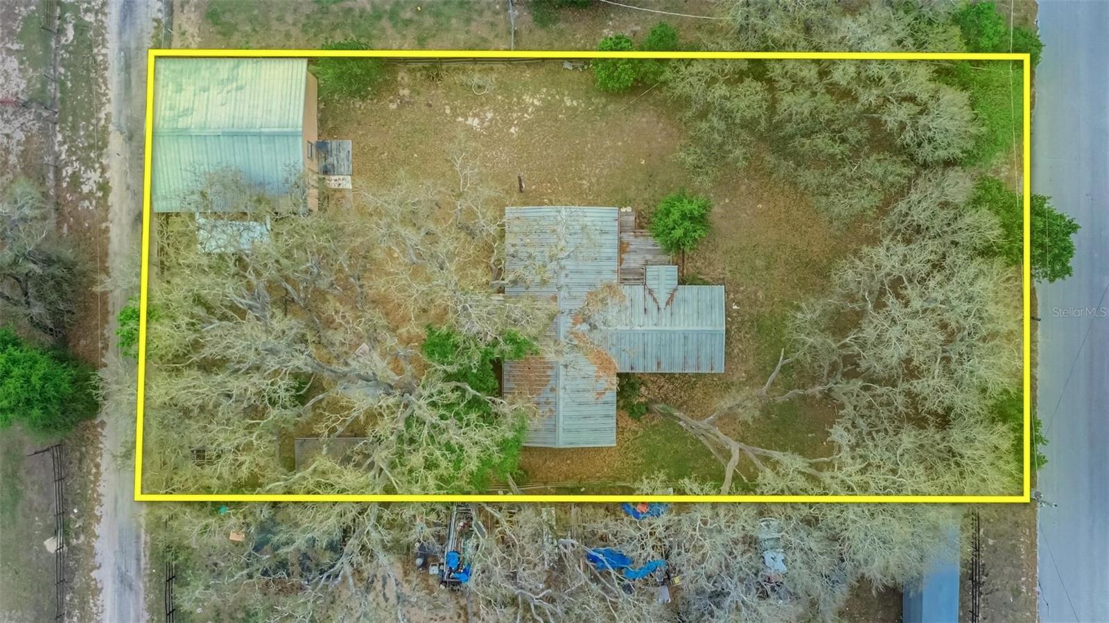 Listing photo id 33 for 13804 Hillcrest Drive